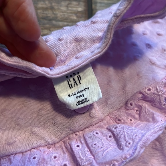 Two Baby Gap outfits☀️🌸 - Picture 4 of 8